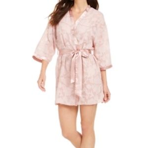 Flora Brielle Jacquard Short Wrap Robe Mauve Pink